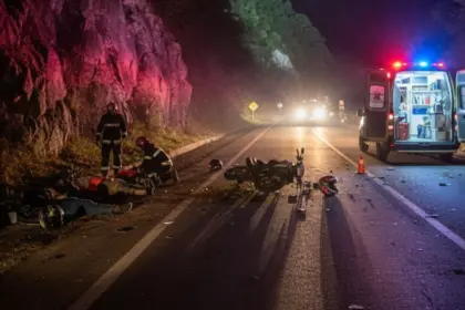 Acidente de trânsito na Serra da Usina deixa duas pessoas feridas