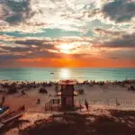 5 destinos brasileiros perfeitos para ver o pôr do sol a dois