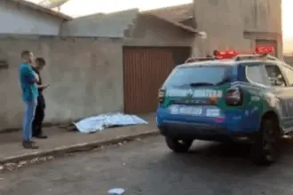 Homem é morto com golpes de faca em Jaraguá; suspeito é preso horas após o crime