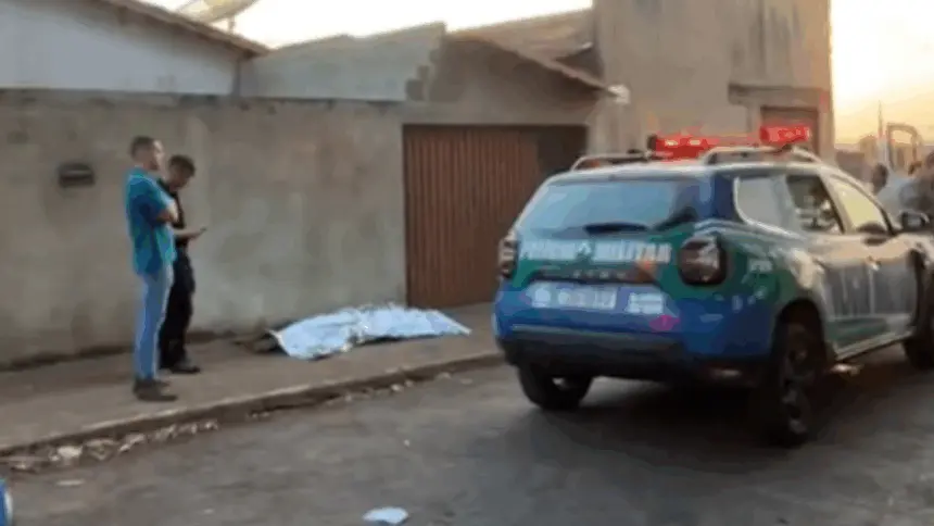 Homem é morto com golpes de faca em Jaraguá; suspeito é preso horas após o crime