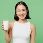6 mitos e verdades sobre o consumo de leite e a saúde feminina