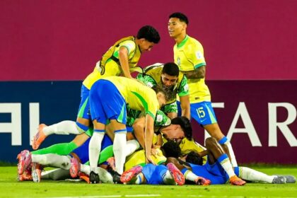 Brasil despacha França nos pênaltis e vai às quartas do Mundial Sub-17