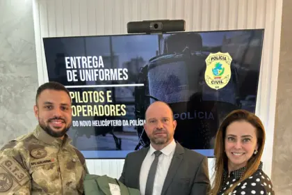 Direção-Geral da Polícia Civil realiza entrega de uniformes para pilotos e operadores aéreos – Policia Civil do Estado de Goiás