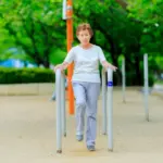 5 exercícios para idosos manterem a mobilidade nas festas de fim de ano