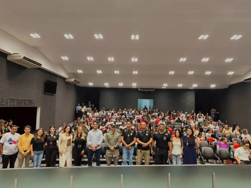 PCGO participa da premiação do 7º Concurso de Redação sobre violência doméstica e Lei Maria da Penha em Goianésia