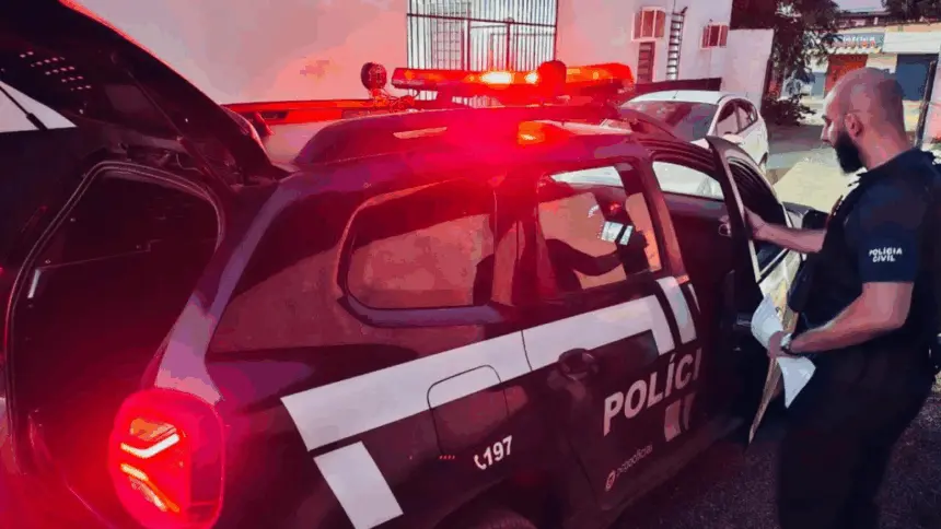 Homem agride sogra, causa queda em escada e é preso em flagrante Homem agride sogra, causa queda em escada e é preso em flagrante