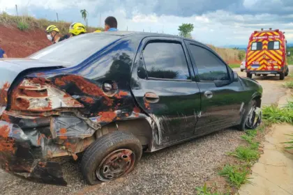 Buraco na pista provoca acidente e bombeiros de Goianésia são acionados