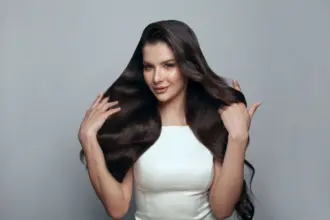 Cabelo muda a cada 7 anos? Entenda o mito e o que altera os fios