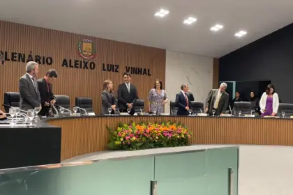 Câmara realiza homenagens com entrega de Comenda e Título de Cidadão