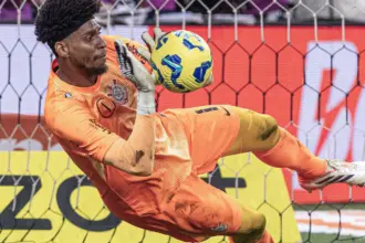 Corinthians e Vasco avançam nos pênaltis e decidem a Copa do Brasil