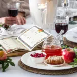 Ceia de Ano-Novo mágica: veja como usar itens e alimentos alinhados à força de Marte