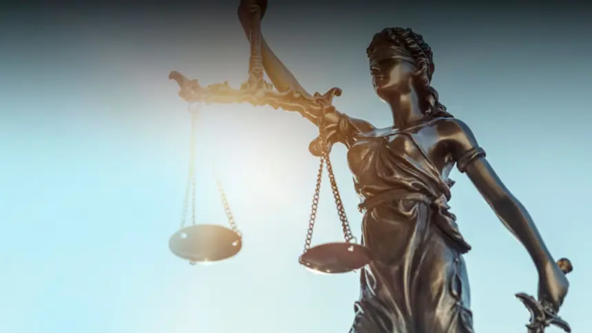 Ministério Público obtém liminar para retirada imediata de estrutura de metal em espaço público de Goianésia