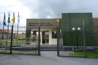 Ministério Público vai apurar ocupação irregular de calçadas por comércio em Goianésia