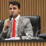 Por iniciativa do presidente Professor Hiago, Câmara aprova reajuste de 25% aos servidores do Legislativo