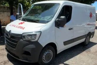 Prefeitura de Goianésia recebe nova ambulância para reforçar atendimentos na saúde