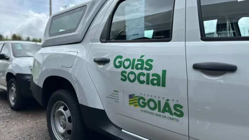 Prefeitura de Goianésia recebe veículos do Governo de Goiás para reforçar serviços da cidade