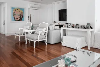 Cloud Dancer: 5 formas de usar a cor de 2026 na decoração