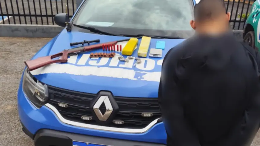 Polícia prende suspeito por tráfico de drogas e posse ilegal de arma