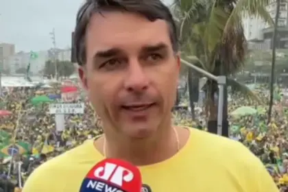 Urgente: Flávio Bolsonaro confirma candidatura à Presidência do Brasil em 2026