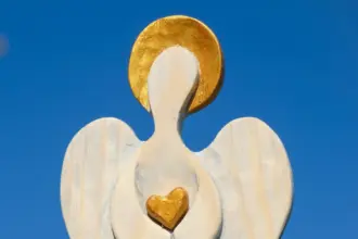 6 orações para pedir proteção ao anjo da guarda