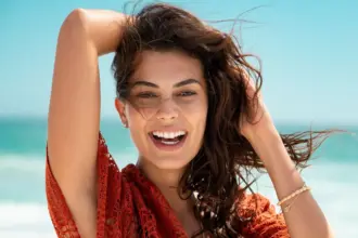 8 dicas para cuidar dos cabelos durante o verão