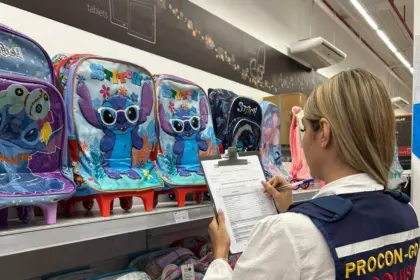 É preciso pesquisar antes de comprar! Procon aponta variação de até 812% em preços de material escolar