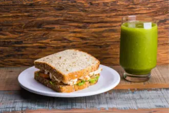 7 lanches com frango para comer antes do treino de musculação