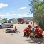 Acidente entre carro e moto deixa idosa ferida no norte de Goianésia