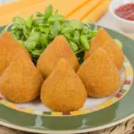 6 petiscos veganos irresistíveis e fáceis de fazer