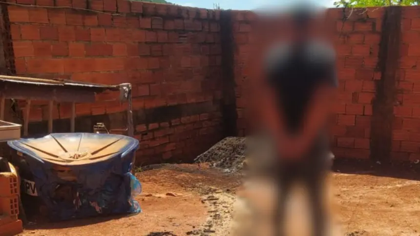 Pedreiro é preso em Barro Alto após agredir companheira, ameaçá-la com faca e incendiar pertences