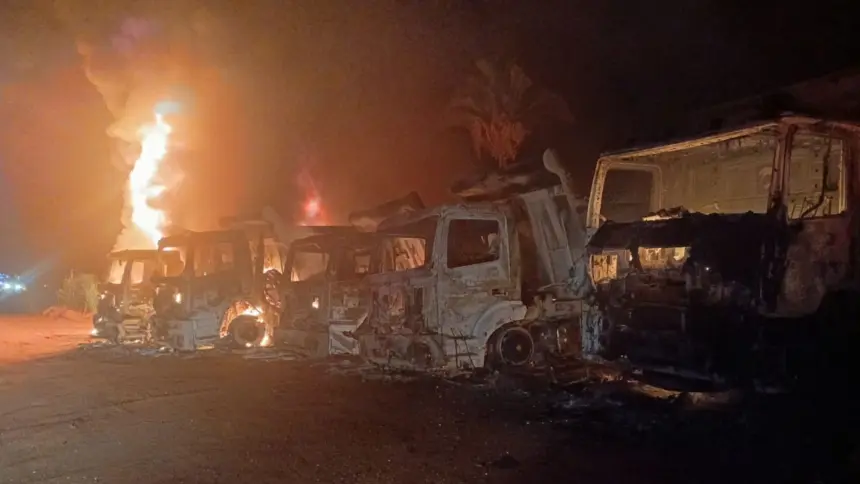 Incêndio criminoso destrói caminhões e máquinas na duplicação da BR-153