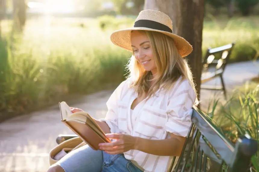 12 livros imperdíveis para relaxar nas férias