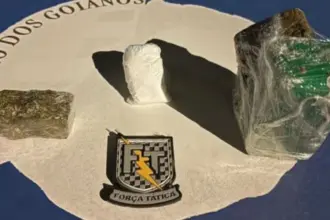 Mulher grávida é presa por tráfico de drogas no Setor Universitário