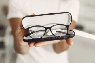 Óculos certos evitam dores de cabeça?