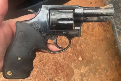 Tentativa de homicídio em Goianésia termina com quatro presos e apreensões de arma e veículo