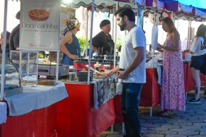 Feira Raiz Feminina fortalece empreendedorismo de mulheres em Goiânia | ASN Goiás