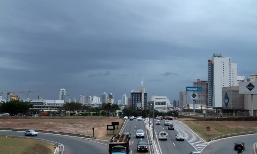 Proteja-se e não esqueça o guarda-chuva! Cimehgo alerta sobre tempestades e fortes rajadas de vento – Portal Goiás