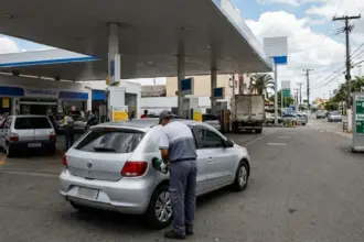 Combustíveis sofrem alta generalizada no Centro-Oeste em janeiro, após ajuste do ICMS, aponta Edenred Ticket Log
