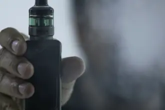 Anvisa e MPF assinam acordo para combater cigarros eletrônicos