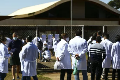 MEC revoga edital para criação de cursos particulares de medicina