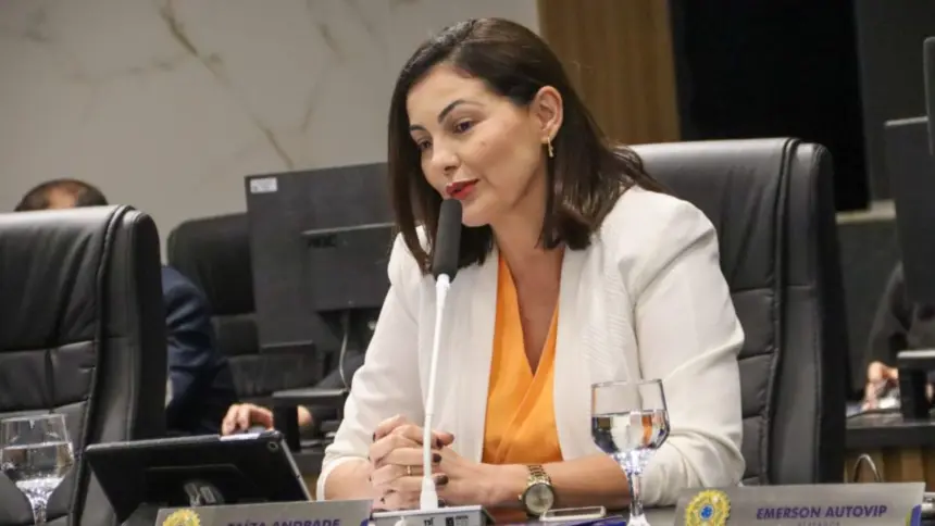 Vereadora Taíza Andrade propõe criação do aplicativo Tapa Buracos em Goianésia