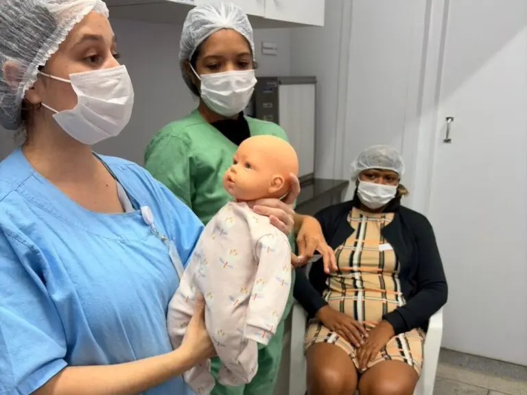 Hospital e Maternidade N. Sra. de Lourdes capacita mães sobre manobra de desengasgo