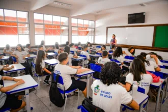 Governo de Goiás sanciona projeto de lei que concede reajuste de 5,4% a todos professores da rede estadual de ensino – Portal Goiás