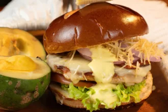 Hamburgueria de Goiânia aposta em sabores do Cerrado para receber turistas do MotoGP 2026 | ASN Goiás