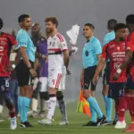 Confusão em estádio faz Conmebol cancelar jogo do Flamengo na Libertadores