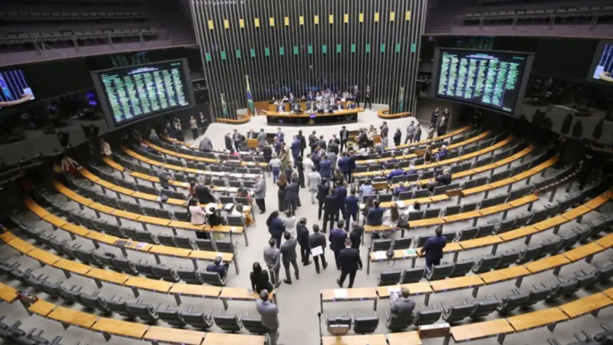 Câmara dos Deputados aprova projeto que torna crimes sexuais hediondos e proíbe fiança